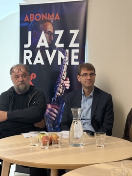 Novinarska konferenca pred abonmajsko sezono in FSJ Jazz Ravne župan dr. Rožen in Franc Kokal